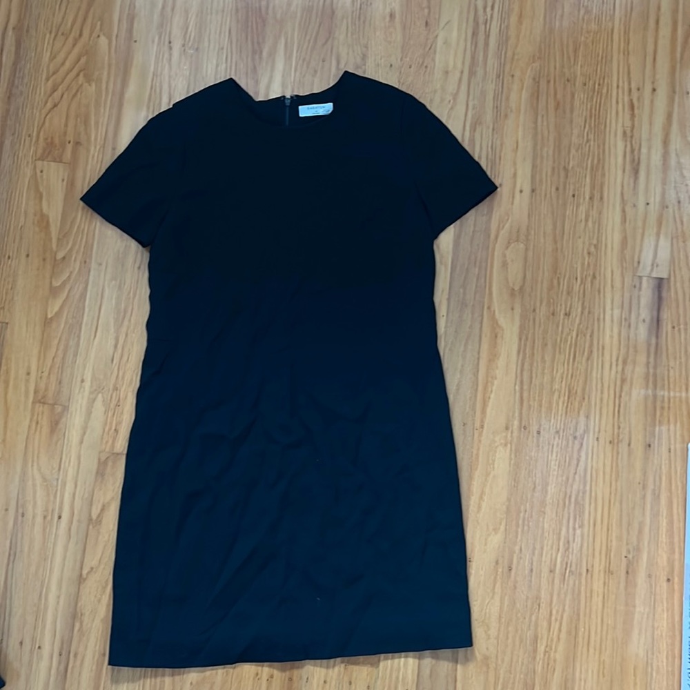 Aritzia babaton black short sleeve dress